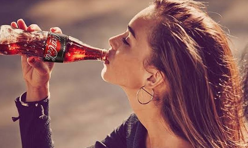 Bir bardak kola içtiğinizde vücudunuzda olanlar
