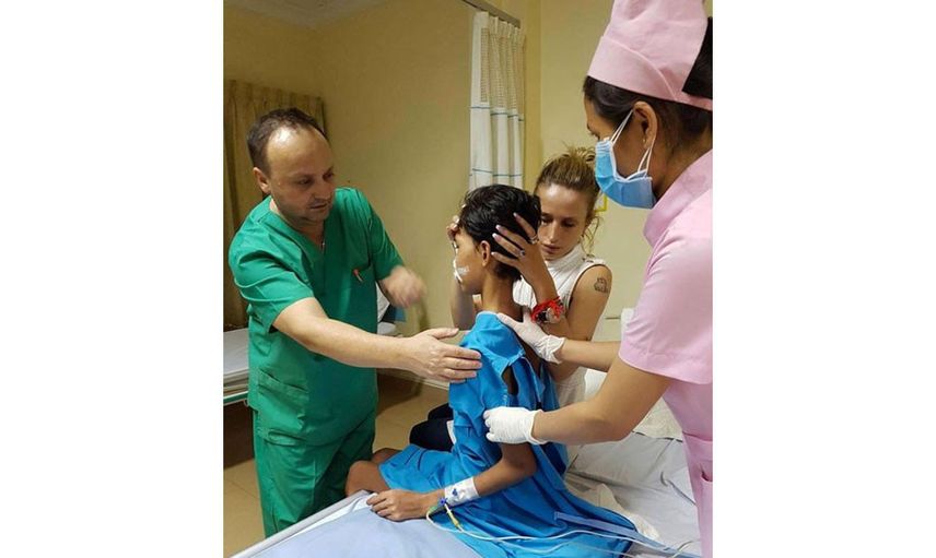 Böylesini ilk defa göreceksiniz! Dişini çektirmeye gitti yüzünü kaybetti