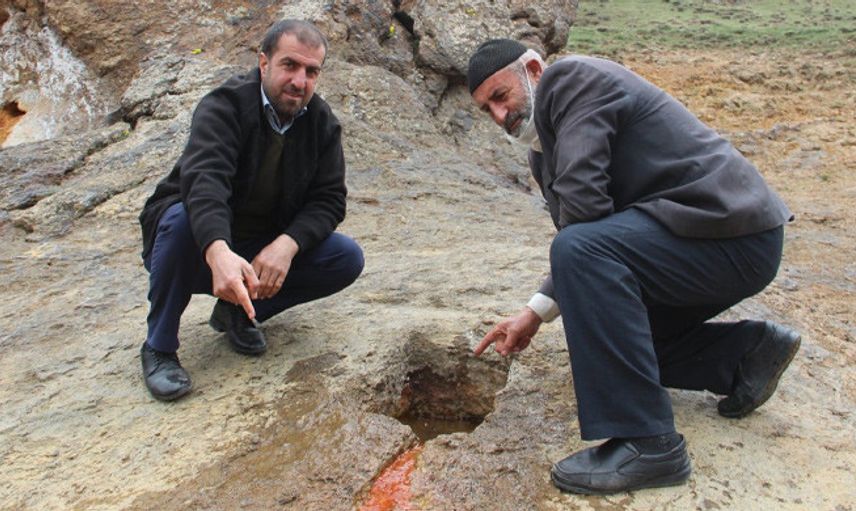 Erzurum'da Şifalı Suyu İçen Zıplıyor