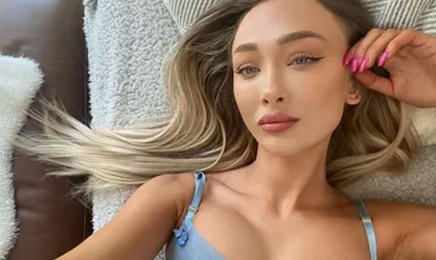 Çıplak fotoğraflarını satarak para kazanan kızdan annesine açıklayamayacağı pahalılıkta hediye! Terfi ettim yalanıyla süsleyecek…