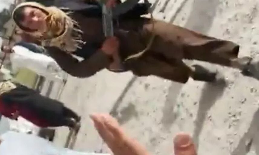 Canlı Yayında CNN International Ekibi Taliban'ın Saldırısına Uğradı