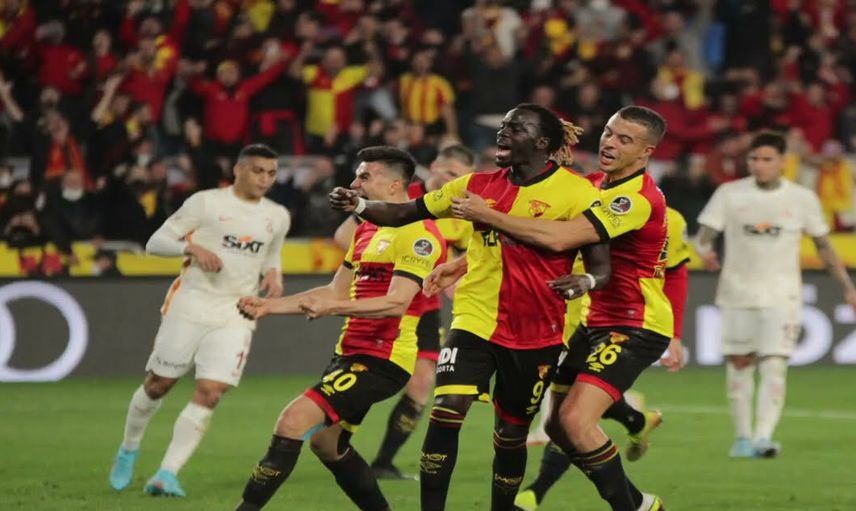 Uğur Meleke Göztepe - Galatasaray Maçında Kırılan Dünya Rekorunu Açıkladı!