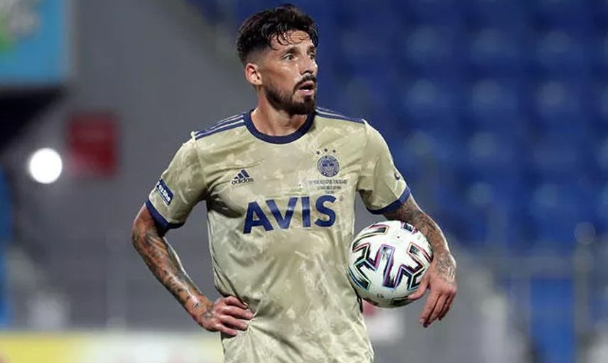 Fenerbahçe'de Jose Sosa İçin Karar Verildi!