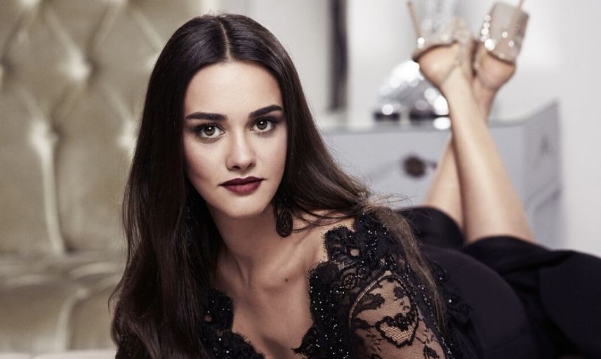Hande Soral kimdir?