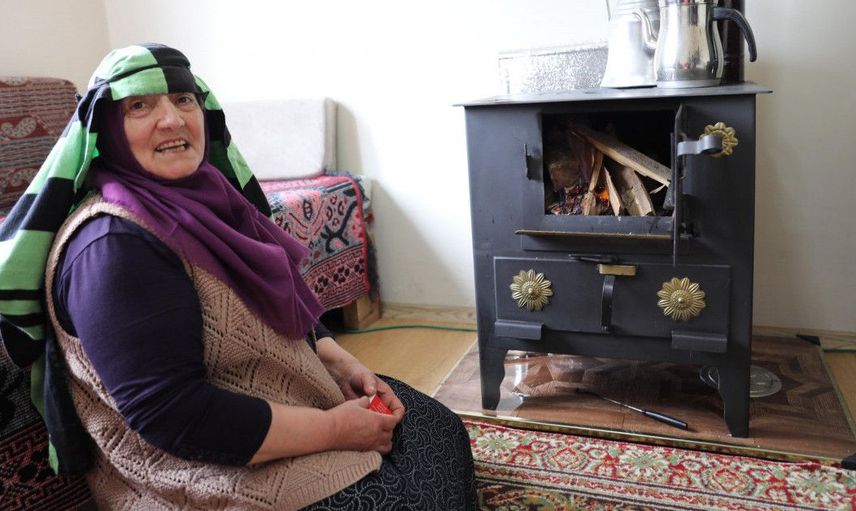 Ülke Sıcaklarla Kavruluyorken, İkizdere'de Evlerde Soba Yakılıyor