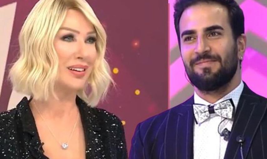 Seda Sayan'dan ilk gelin gezmesi! Ünlü şarkıcı kaynanasının elini öpmeye gitti paylaştığı fotoğraflar sosyal medyada alay konusu oldu