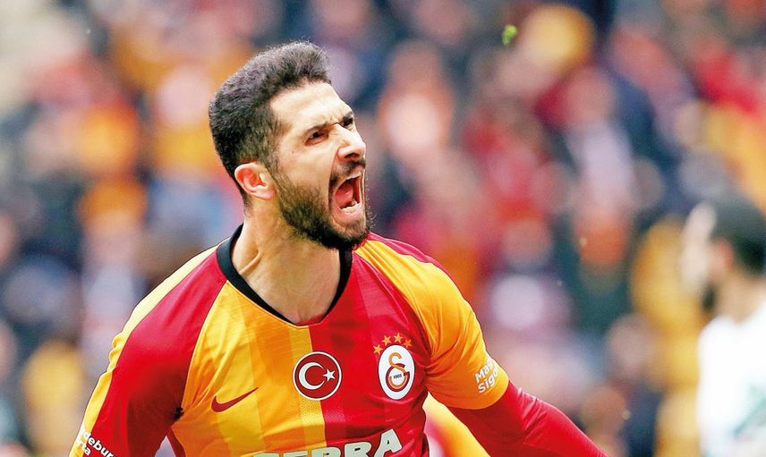 Alanyaspor, Emre Akbaba'yı Transfer Ettiğini Açıkladı