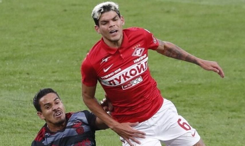 Fenerbahçe sol bek transferinde gündemine Ayrton Lucas'ı aldı!