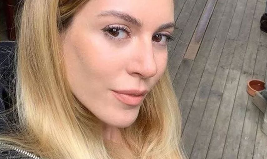 Bu nasıl anne! 8 aylık Sinem Kobal görenleri kendine hayran bıraktırıyor