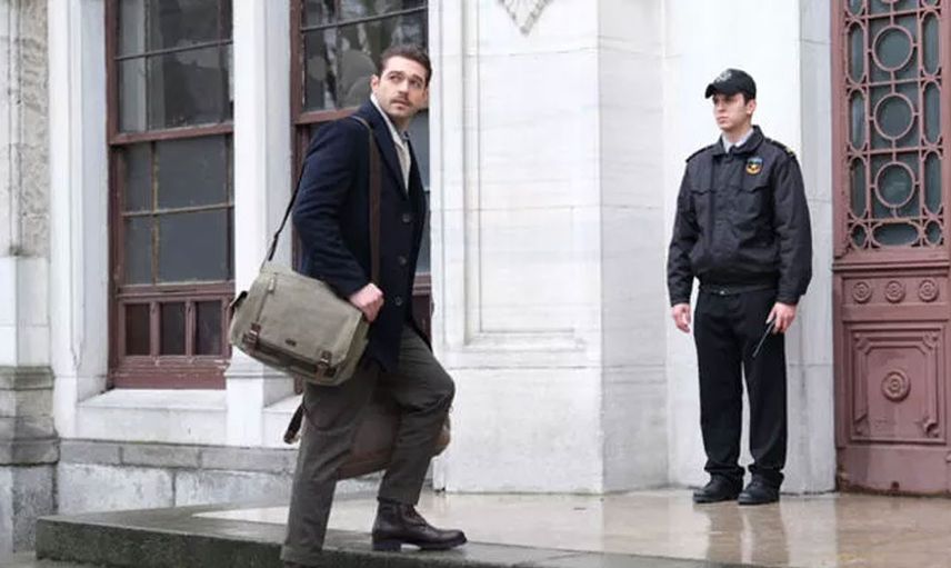 Furkan Andıç sette yaralandı! Ünlü oyuncunun sağlık durumu hayaranlarını korkuttu Kara Tahta dizisinin çekimleri devam edecek mi