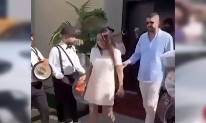 Ebru Gündeş evlendi: Dubai'de düğün konvoyu sosyal medyayı karıştırdı! Ebru Gündeş'in yeni eşi Murat Özdemir kimdir?