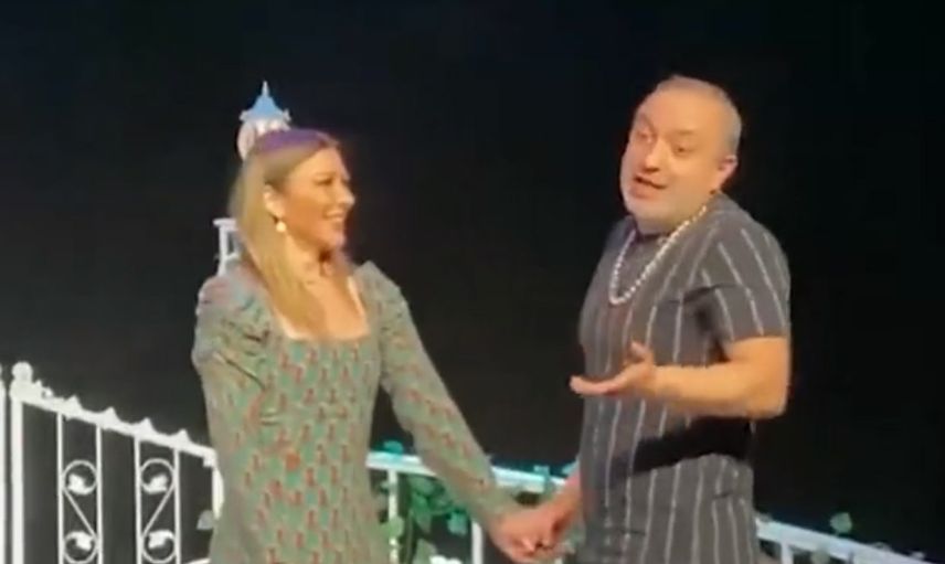 Sahnede Eşini Başka Adamla Öpüşürken İzleyen Hamdi Alkandan Açıklama