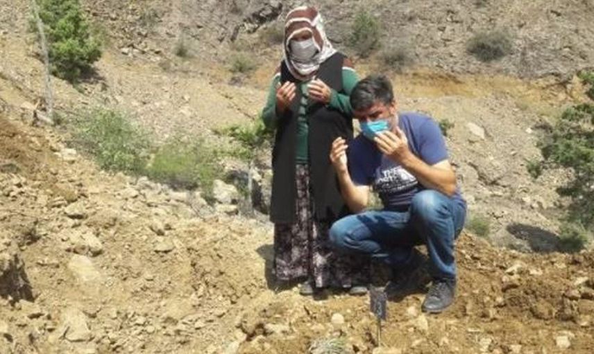 Artvin'de 10 yıl sonra eşini tekrar toprağa verdi!
