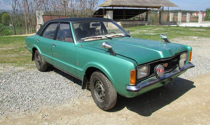 37 yıl sonra otomobilini kapattığı yerden çıkardı! Gördükleri karşısında şoke oldu!