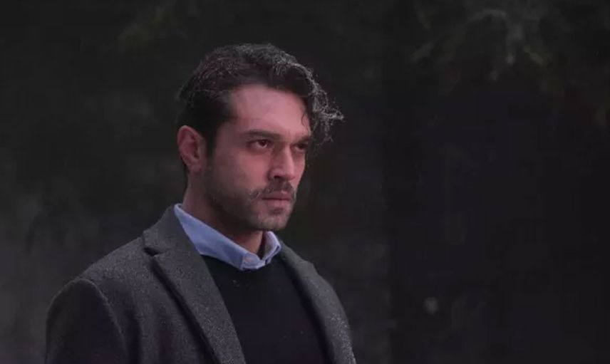 Furkan Andıç sette yaralandı! Ünlü oyuncunun sağlık durumu hayaranlarını korkuttu Kara Tahta dizisinin çekimleri devam edecek mi