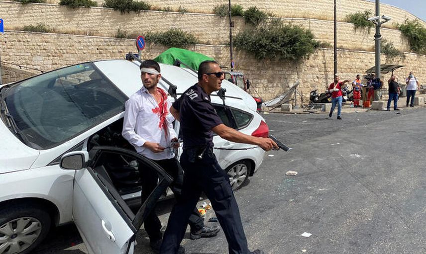 İsrail Polisi Bir Kez Daha Mescid-i Aksa’daki Filistinlilere Saldırdı