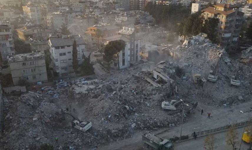 Son dakika! Hatay'da 6.3 büyüklüğünde deprem, yıkılan binalar var