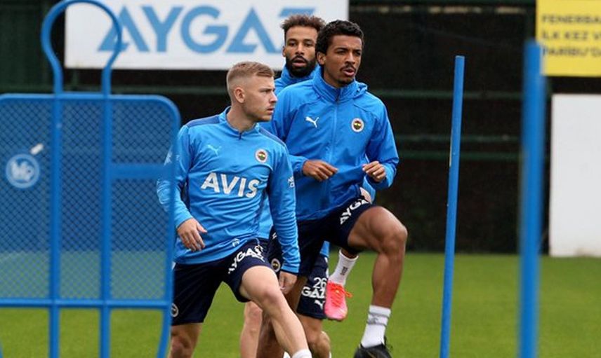 Fenerbahçe'de Luiz Gustavo Takımla Antrenmanlara Katıldı!
