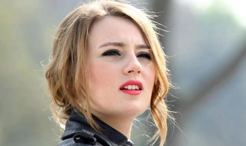Gizem Karaca'dan ortalığı karıştıran ''öpüşme sahnesi'' itirafı!