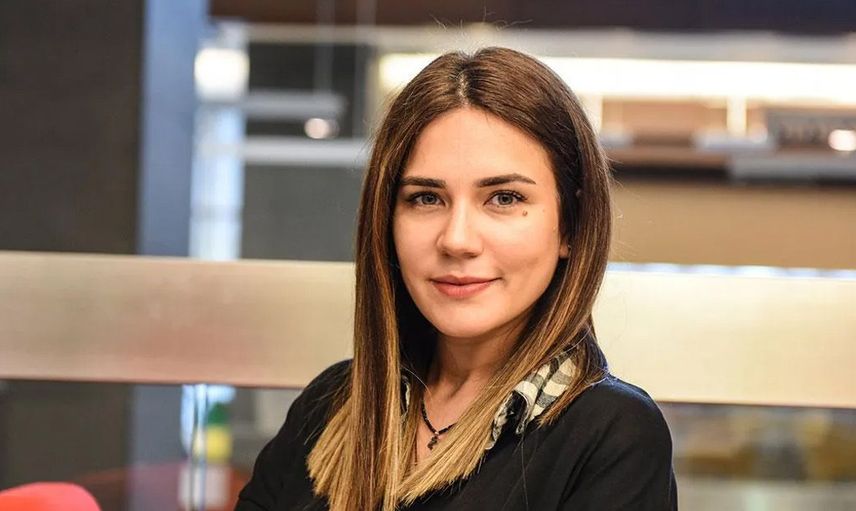 Alişan bir filmde öpüşmediği için eşiyle evlendiğini söylemişti: Buse Varol’un o filmdeki cesur sahneleri ortaya çıktı!