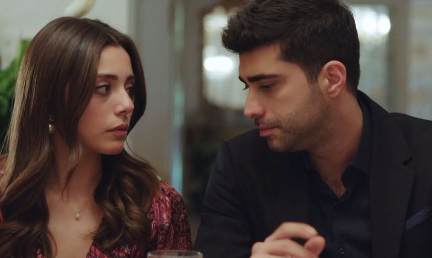 Kızılcık Şerbeti'nin Doğa'sı Sıla Türkoğlu güzelliği ile nefes kesti