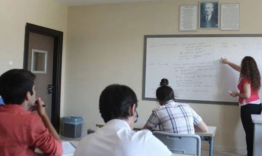 Akıllara durgunluk getiren iddia! Evli öğretmen öğrencisine cinsel ilişki daveti