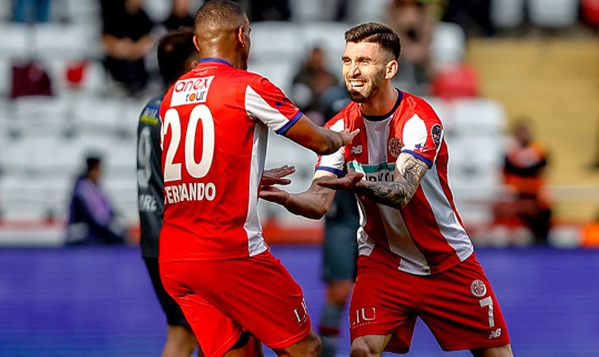 Antalyasporlu Doğukan Sinik'i Lyon transfer etmek istiyor!