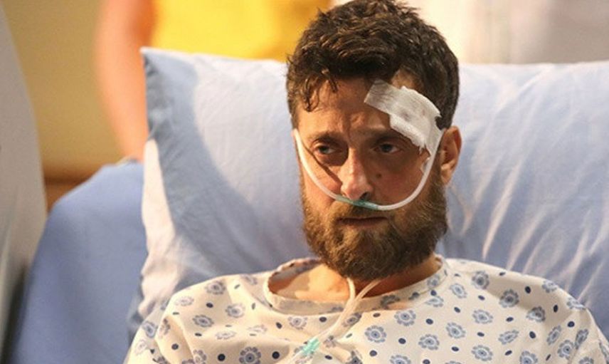 Ünlü oyuncu hastanelik oldu! Kısa mesafe için taksi çevirince yumruklar havada uçuştu