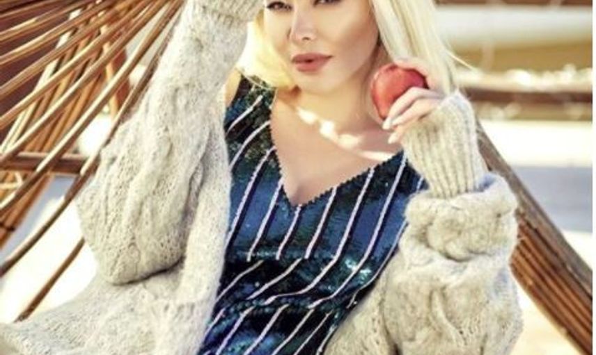 Şarkıcı Aylin Çoşkun'dan Kötü Haber! Koronavirüse Yakalandı