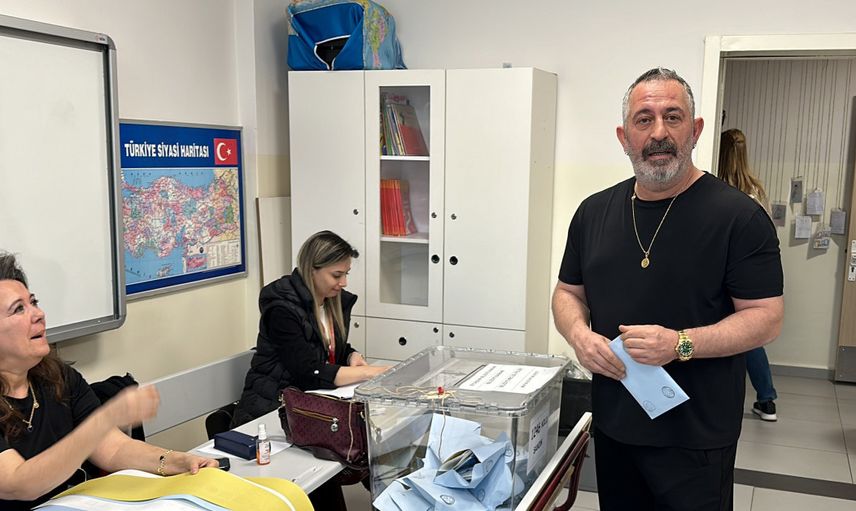 Ünlü komedyen Cem Yılmaz'dan şaşırtan seçim sonrası açıklaması!