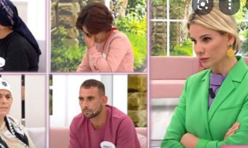 Esra Erol'un Programında Şaşırtan Olay! Zihinsel Engelli 19 Yaşındaki Kızı Kaçırarak Resmi Nikah Kıydı