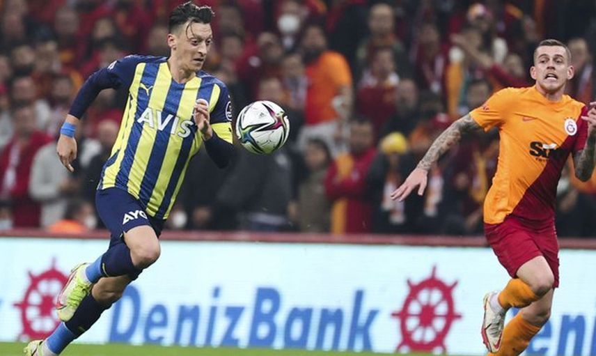 Fenerbahçe'de Mesut Özil Endişesi Yaşanıyor!