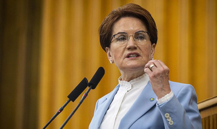 İYİ Parti lideri Meral Akşener gündem oldu! Akşener'e soru sorduğuna pişman olan genç kız gerginlikten arkadaşına sarıldı