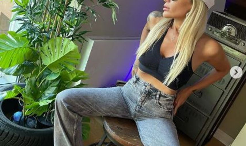 İrem Derici Çeşme Tatilinde Hastanelik Oldu! Haberi Sosyal Medyadan Paylaştı