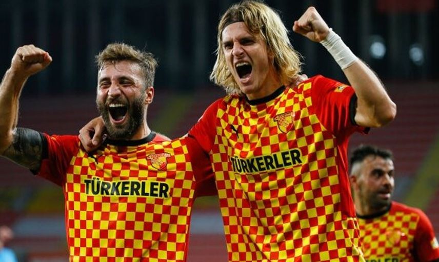 Performansı ilgi çekti