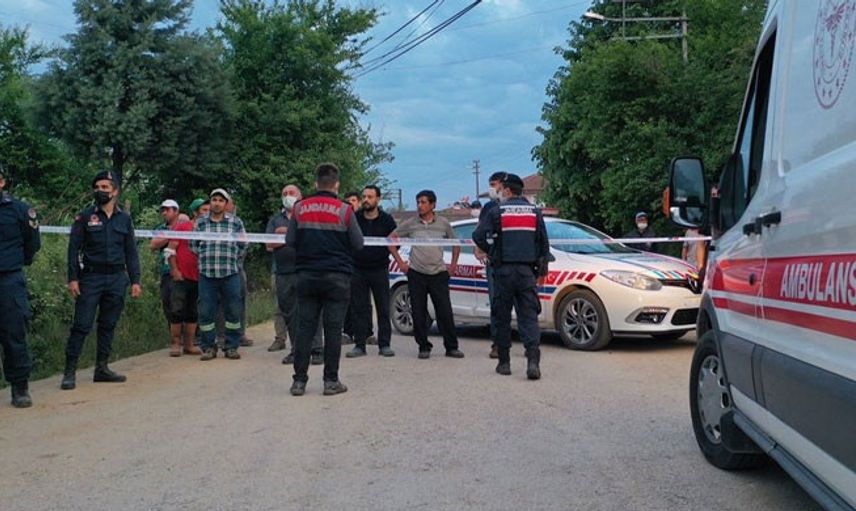 Kocaeli'nde Ailesini Rehin Alan Kişi, Tüfekle Babasını Öldürdü