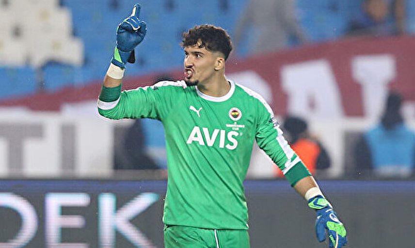 Trabzonspor-Fenerbahçe Maçı Sonunda Altay Bayındır'ın Yaptığı Hareketler Olay Oldu!