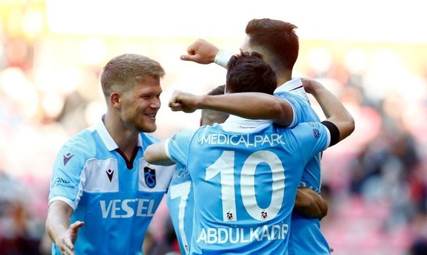 Trabzonspor'da Gözler Fenerbahçe Maçı Öncesi Andreas Cornelius'a Yöneldi!
