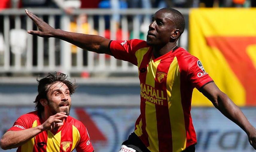 Süper Lig'in eski yıldızı Demba Ba, Beşiktaş'a yardımcı antrenör olarak geri dönüyor!