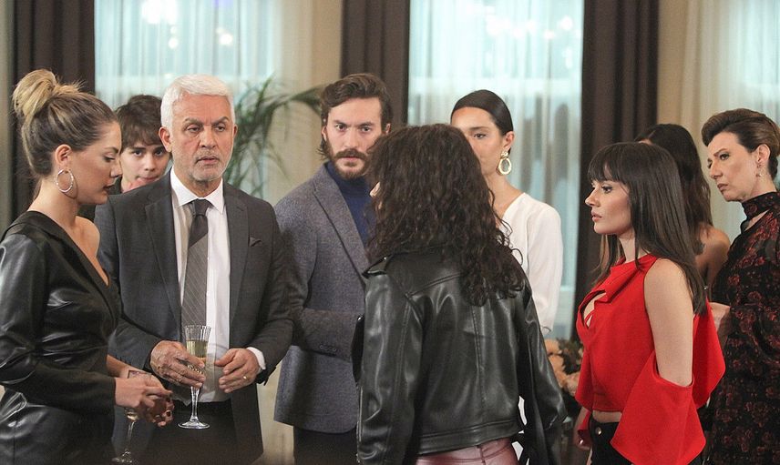 Yasak Elma Fragmanındaki O Detayı Kimse Fark Etmedi! Ünlü Oyuncu Diziden Ayrılıyor mu?