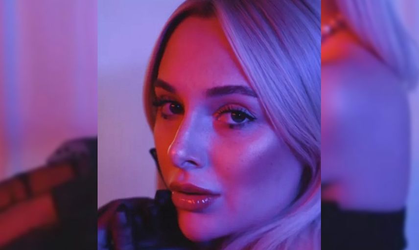 Ünlü YouTube fenomeni Enes Batur’un eski sevgilisi Ecenaz Üçer’in seksi videosu sosyal medyayı karıştırdı
