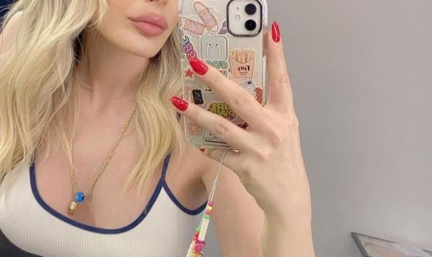 Kalça Dansı Nedeniyle İşinden Kovulan Hande Sarıoğlu'ndan Bir Olay Paylaşım Daha!