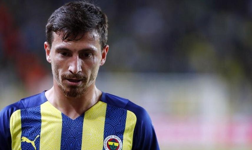 Hangi mevkide oynuyor?