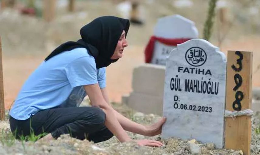 Deprem bölgesinden gelen görüntüler herkesi duygulandırdı: Türkiye’nin en buruk bayramı