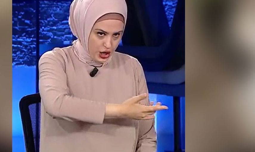 Her Açıdan YouTube kanalında cin çıkaran Pelin Hürman'ın rakı masasında başı açık fotoğrafları ortaya çıktı! 'Cin çıkarıyorum ayağına bizi yemiş bu da'