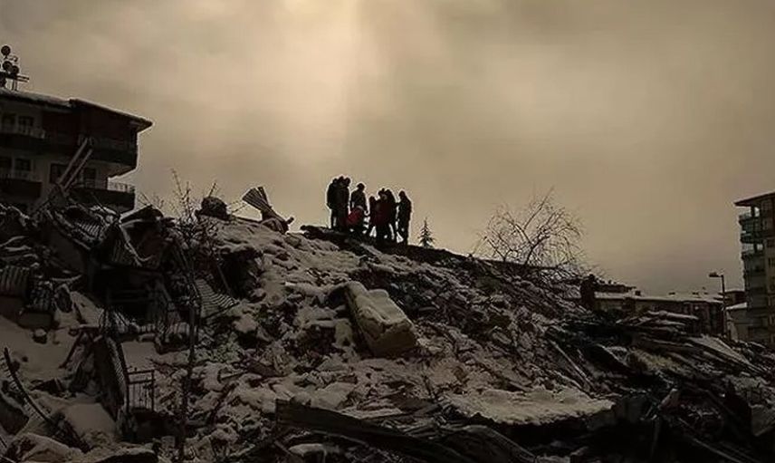 Bir Zamanlar Çukurova dizisinin ünlü oyuncusu enkaz altında kaldı! Kızı ve kendisi hayatını kaybetti