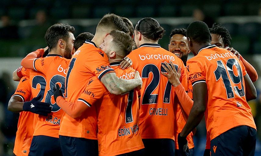 Antalyaspor, Başakşehir Forması Giyen Enzo Crivelli'yi Transfer Etti!