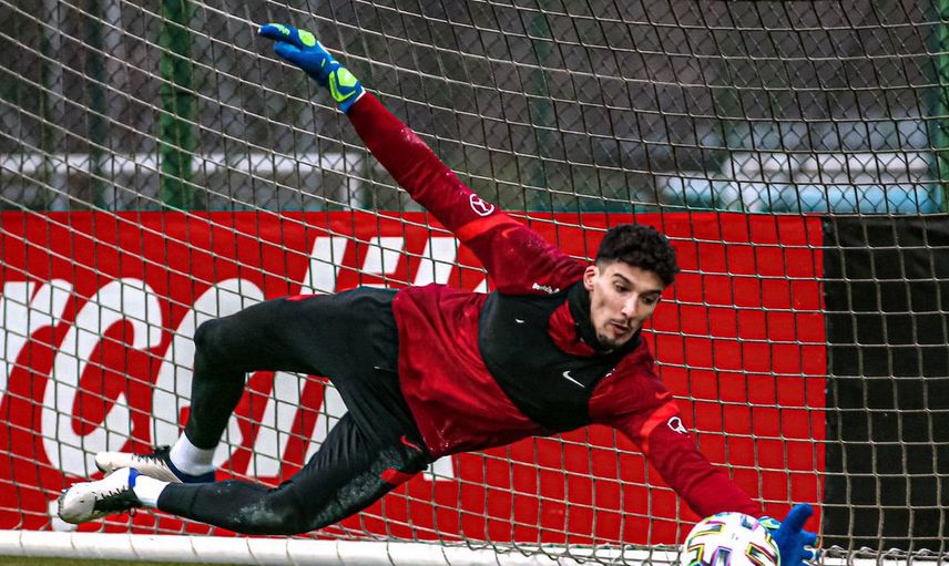 Ajax, Altay Bayındır'ı Transfer Etmek İstiyor!