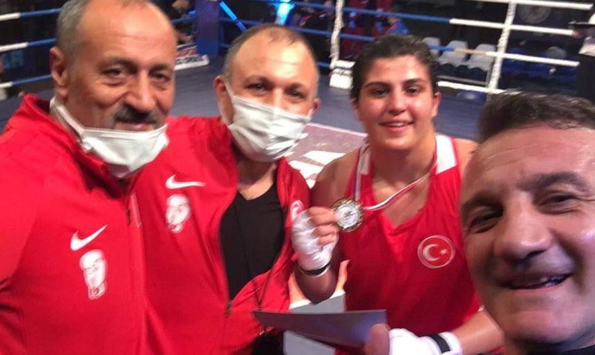 Busenaz Sürmeneli, Altın Madalya Sonrası Trabzonspor'un Başkanı İbrahim Hacıosmanoğlu İle Nusret’e Gitti