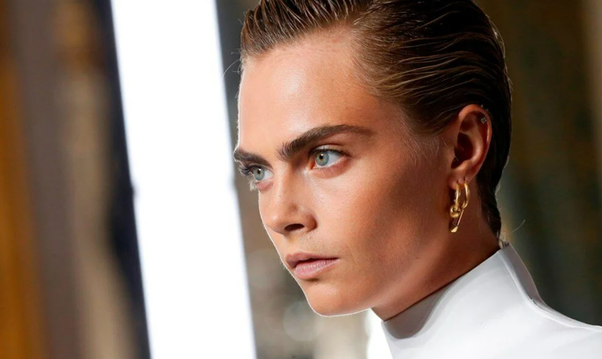 Victoria's Secret Mankeni Cara Delevingne Cinsel Organını Satışa Çıkardı